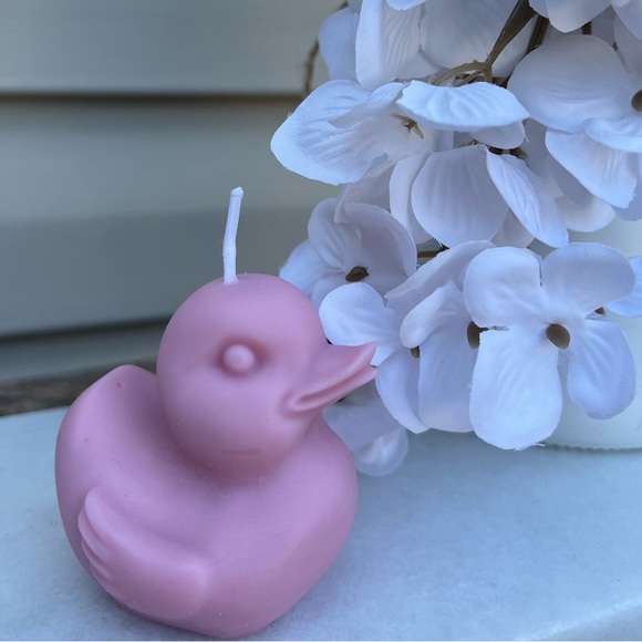 Hand Crafted Other - Duck 🦆 Candle - Grapefruit Mango